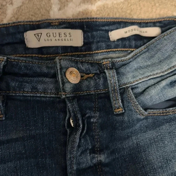 Guess model Jean button butterfly stretch jeans 26 ￼ - Picture 2 of 7